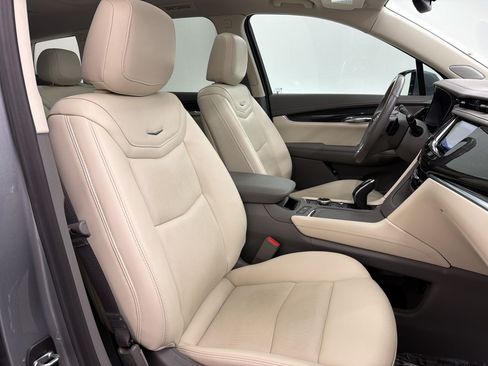 Used 2023 Cadillac XT6 Premium Luxury FWD image 25
