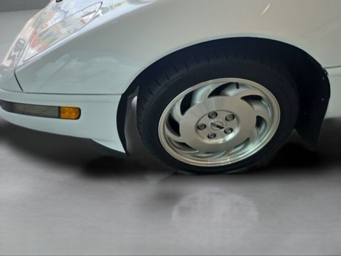 Used 1994 Chevrolet Corvette Convertible RWD image 30