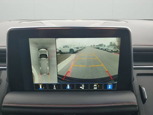 Used 2022 Chevrolet Suburban RST w/ Sport Performance Package image 44