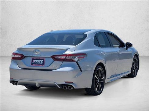 Used 2018 Toyota Camry XSE FWD image 5