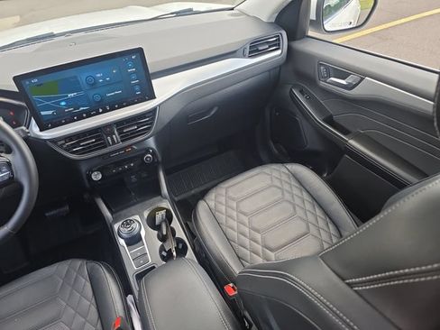 Certified 2023 Ford Escape Platinum w/ Premium Technology Package AWD/4WD image 33