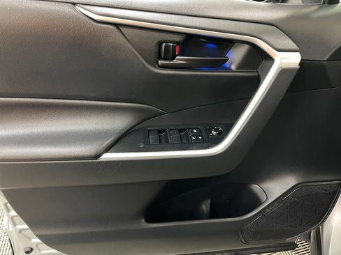Used 2019 Toyota RAV4 LE w/ All Weather Liner Package AWD/4WD image 20