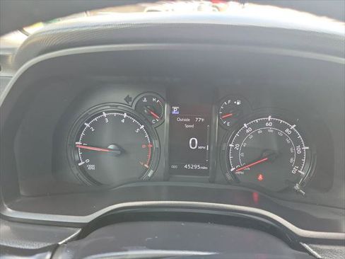 Certified 2020 Toyota 4Runner SR5 Premium RWD image 33