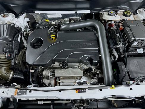 Used 2024 Chevrolet Equinox LS w/ LS Convenience Package image 39