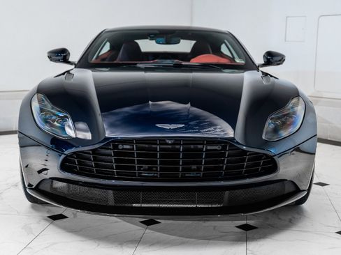 Used 2023 Aston Martin DB11 Coupe image 7