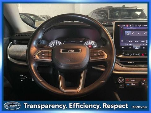 Used 2022 Jeep Compass Latitude AWD/4WD image 14