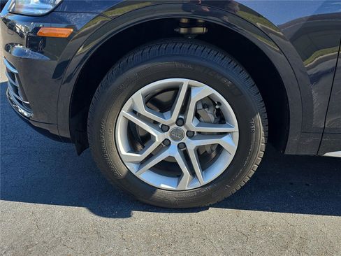 Used 2019 Audi Q5 Premium w/ Convenience Package image 7