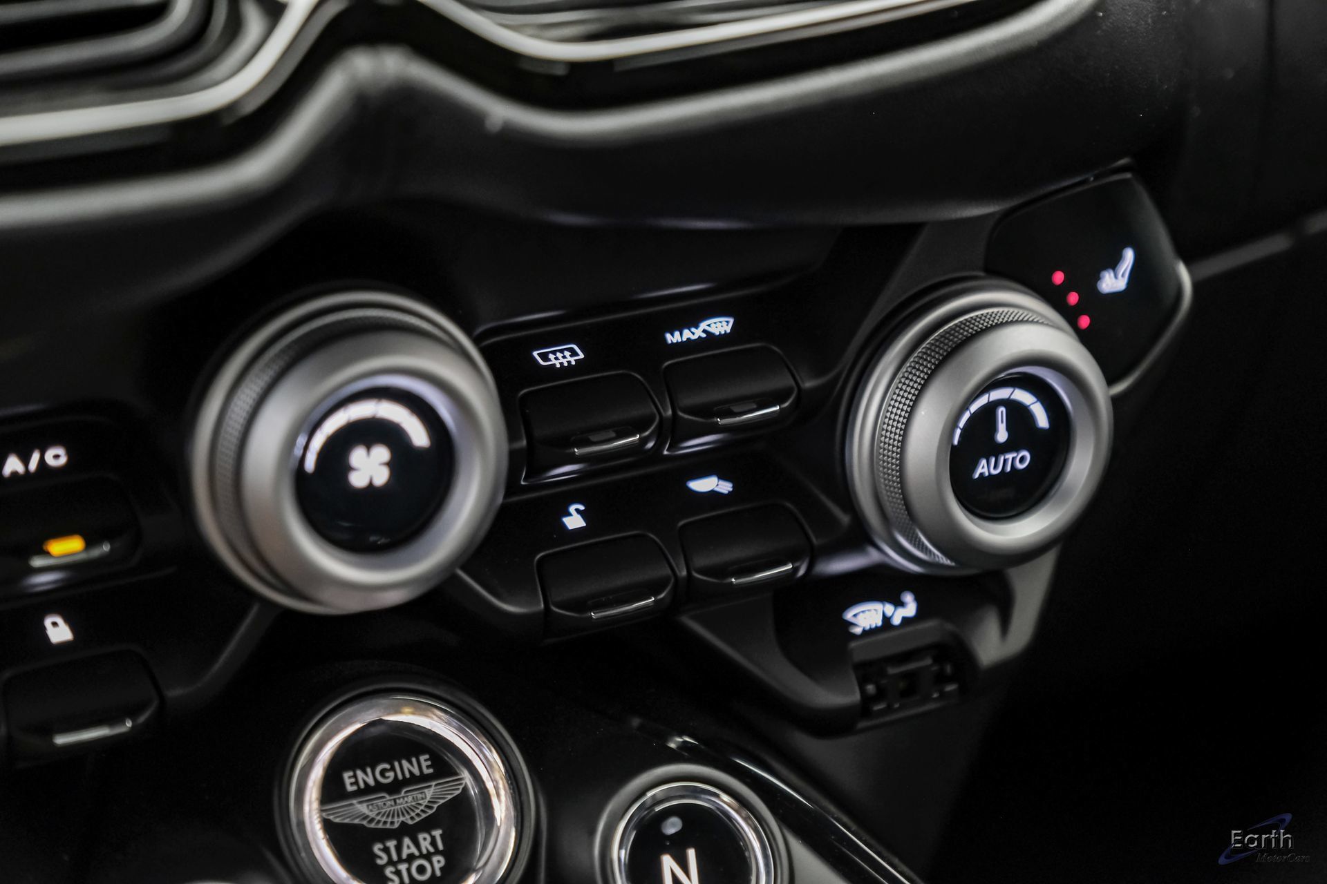 Used 2022 Aston Martin V8 Vantage Coupe RWD image 69