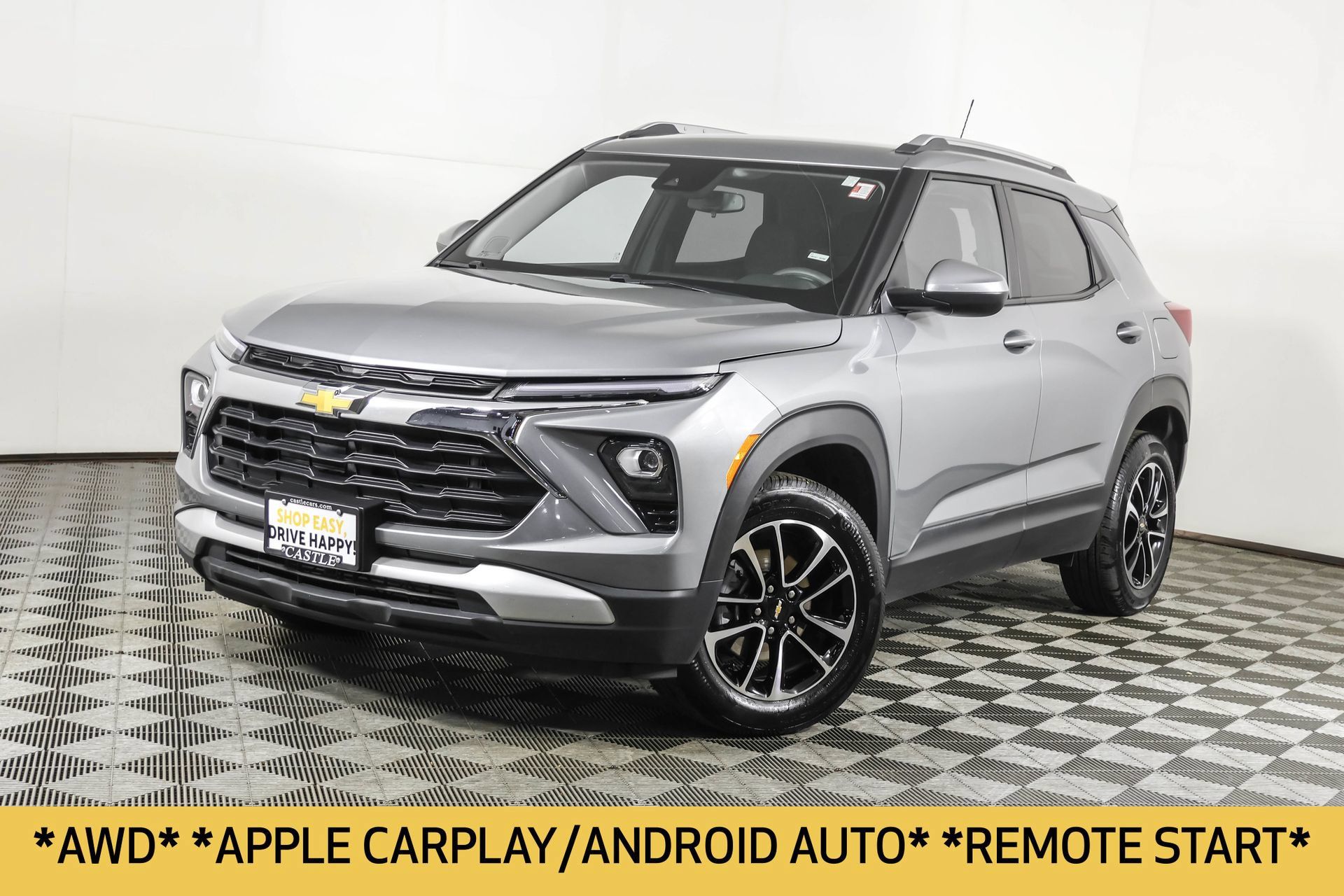 Used 2025 Chevrolet TrailBlazer LT AWD/4WD image 2