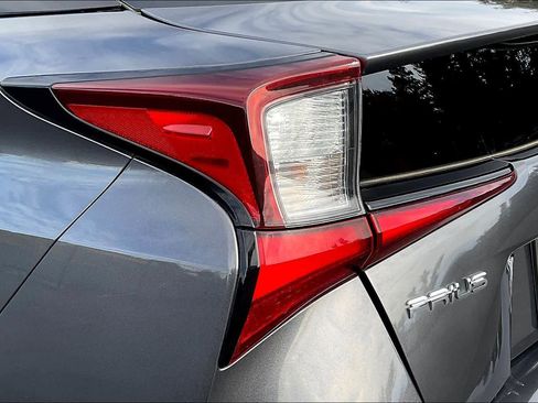 Used 2021 Toyota Prius L Eco image 31