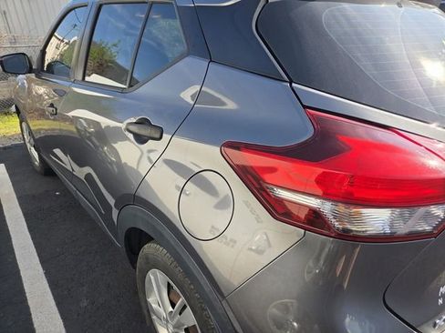 Used 2020 Nissan Kicks S image 6