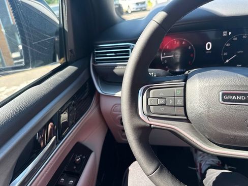 New 2026 Jeep Grand Wagoneer Limited AWD/4WD image 33