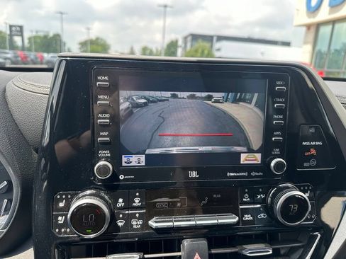Used 2020 Toyota Highlander Limited AWD/4WD image 16
