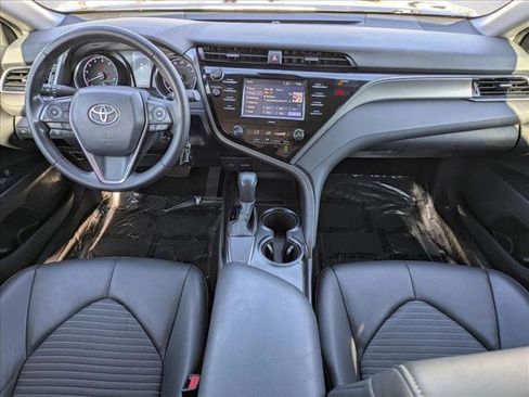 Used 2020 Toyota Camry SE w/ Carpet Mat Package image 16