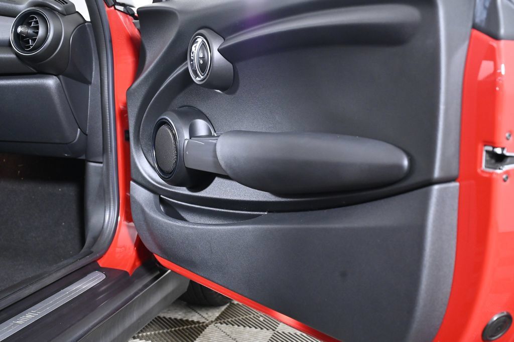 Used 2015 MINI Cooper 2-Door Hardtop FWD image 28
