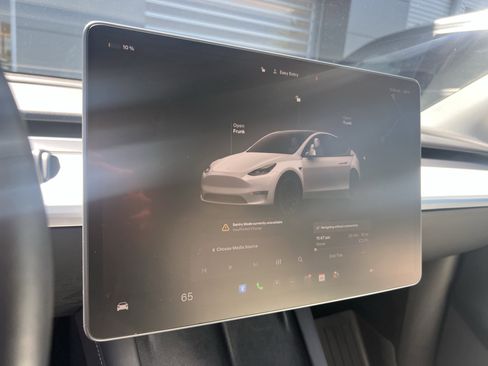 Used 2022 Tesla Model Y Performance AWD/4WD image 24