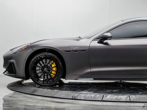 Used 2024 Maserati GranTurismo Trofeo AWD/4WD image 10