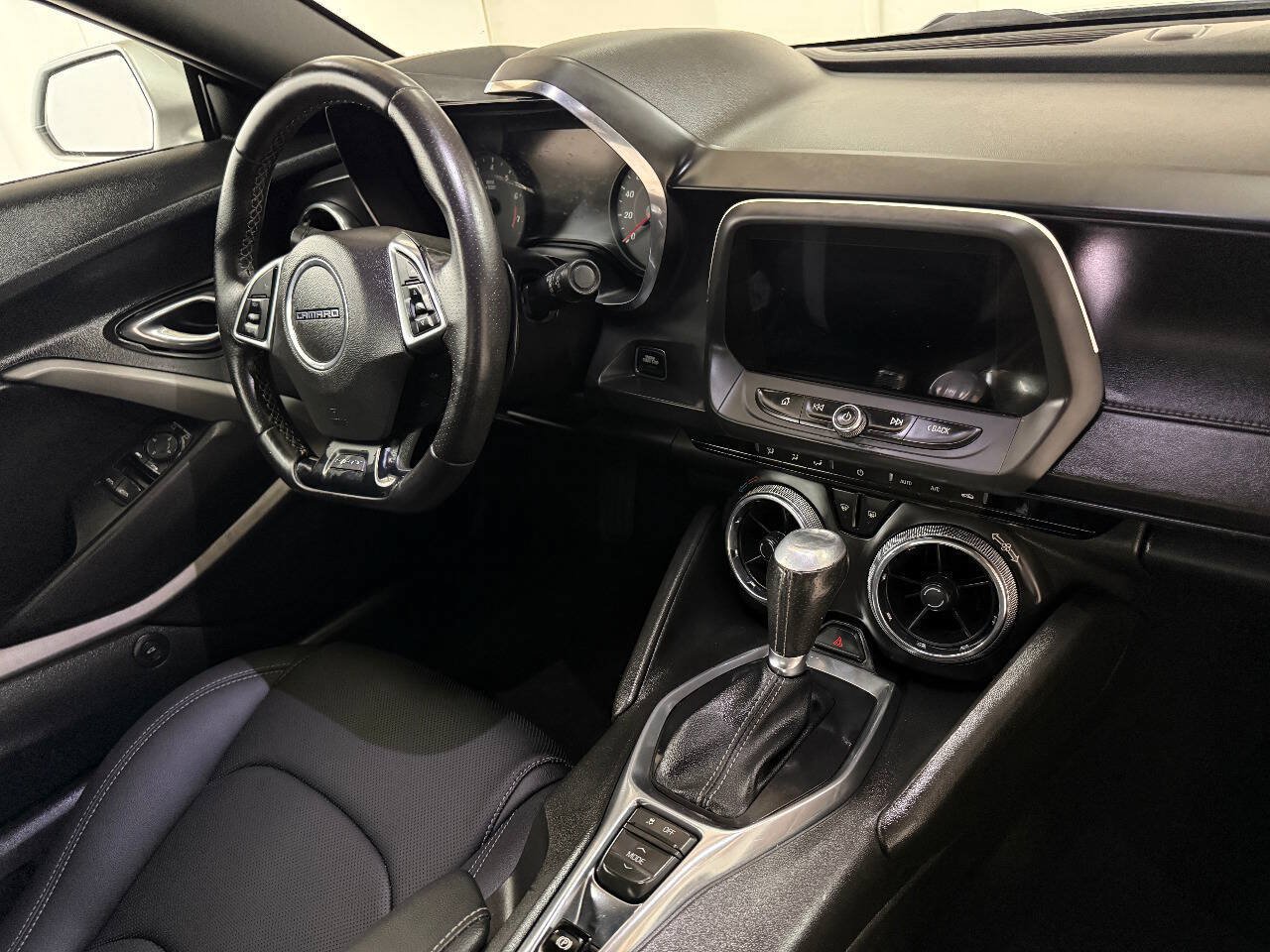 Used 2017 Chevrolet Camaro SS RWD image 23