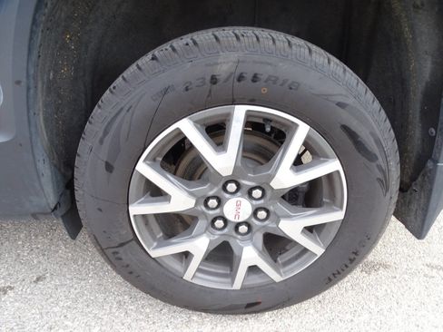 Used 2023 GMC Acadia AWD SLE image 50