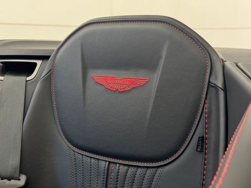 Used 2023 Aston Martin DB11 Volante image 19