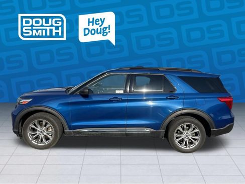 Used 2020 Ford Explorer XLT w/ Equipment Group 202A AWD/4WD image 2