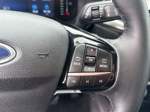 Used 2023 Ford Escape SE image 28