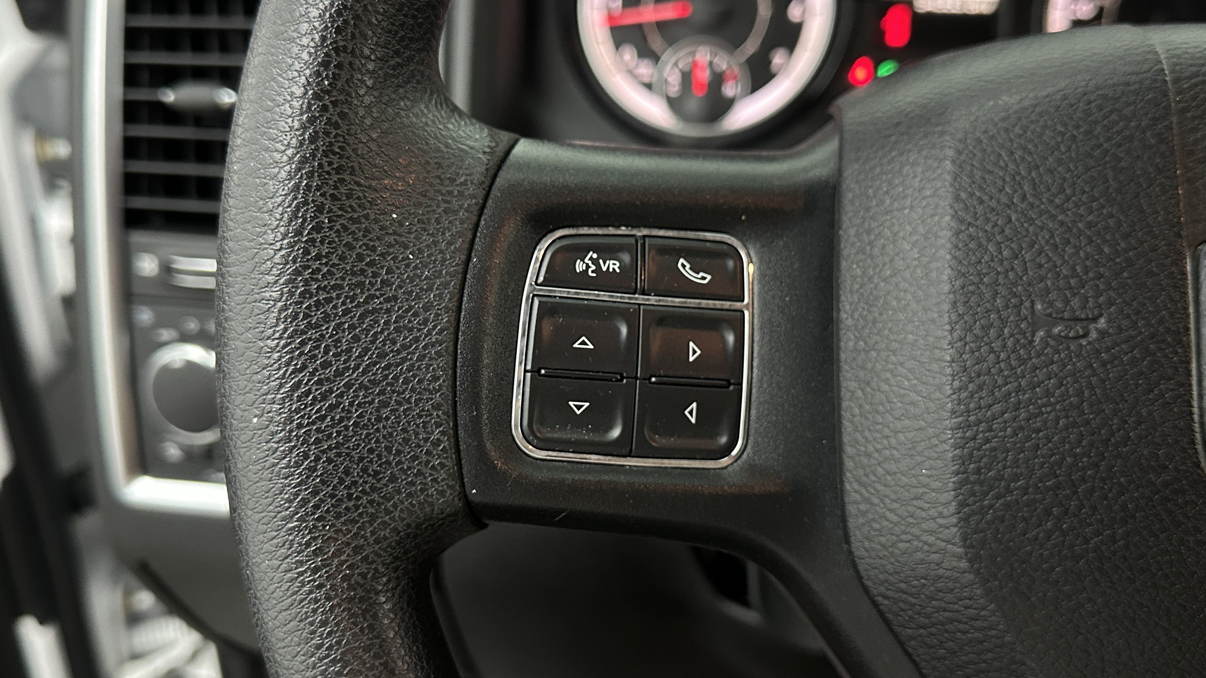 Used 2020 RAM 1500 Classic SLT RWD image 22