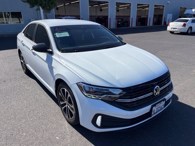 Used 2024 Volkswagen Jetta Sport FWD image 1