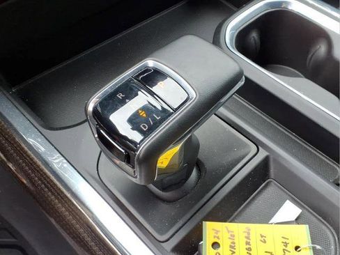 Used 2024 Chevrolet Silverado 1500 LT AWD/4WD image 15