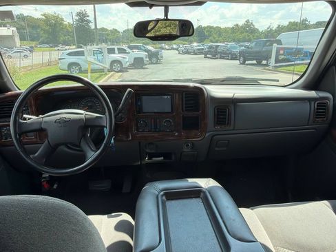 Used 2006 Chevrolet Silverado 1500 LT w/ Light Duty Power Package AWD/4WD image 5