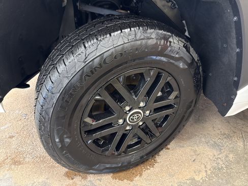 Used 2022 Toyota Tundra SR5 image 4