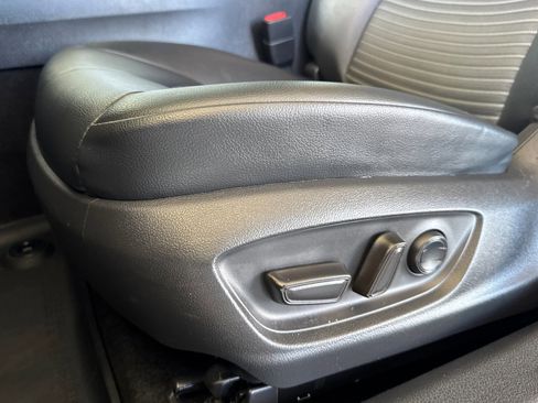 Used 2019 Toyota Camry SE image 13