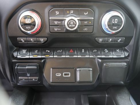 Used 2023 GMC Sierra 2500 Denali w/ Denali Ultimate Package image 24