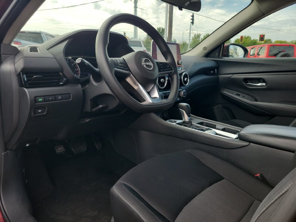 Used 2024 Nissan Sentra SV FWD image 20