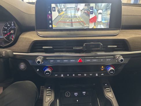 Used 2022 Kia Telluride SX w/ SX Prestige Package image 7