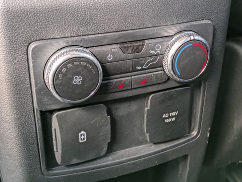 Used 2020 Ford Explorer Platinum w/ Premium Technology Package image 14