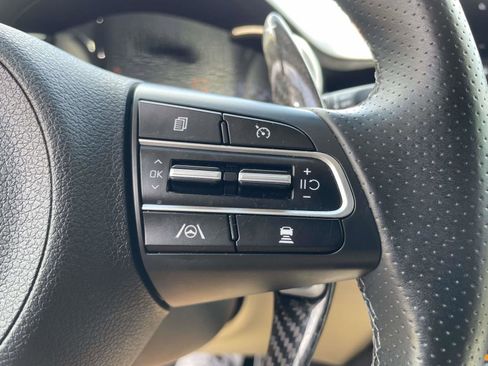 Used 2022 Kia Stinger GT1 AWD/4WD image 9