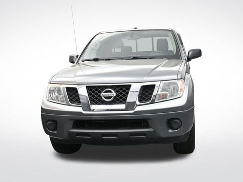 Used 2018 Nissan Frontier SV RWD image 10
