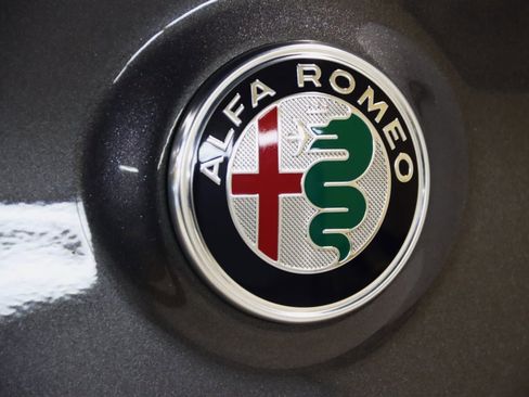 Used 2022 Alfa Romeo Stelvio Ti image 13