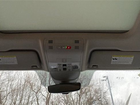 New 2026 Volkswagen Taos SE image 25