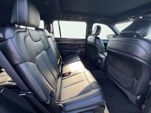 Used 2022 Jeep Grand Cherokee L Overland image 27