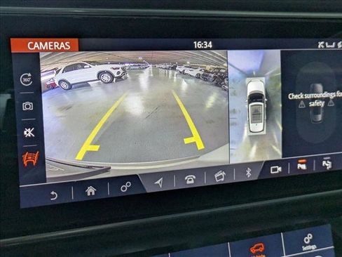 Used 2018 Land Rover Range Rover HSE image 14