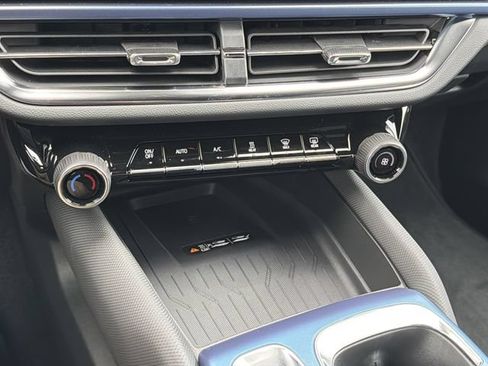 New 2026 Chevrolet Equinox EV LT AWD/4WD image 22