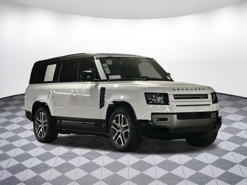 Used 2025 Land Rover Defender 130 X-Dynamic SE AWD/4WD image 6