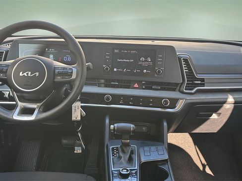 Used 2023 Kia Sportage LX image 19