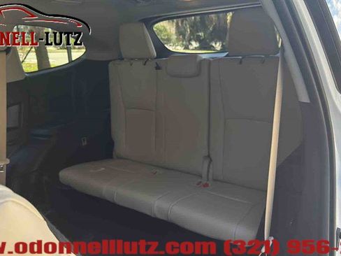 Used 2022 Toyota Highlander XLE FWD image 17
