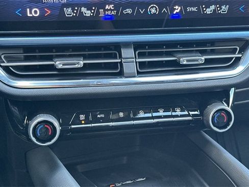 New 2026 Chevrolet Equinox EV LT image 27