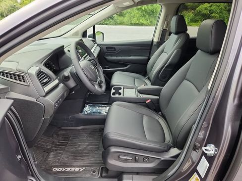 Certified 2026 Honda Odyssey EX-L image 14