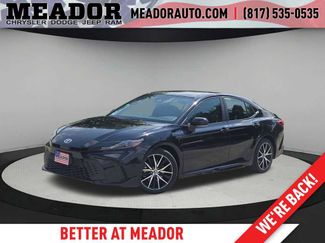 Used 2025 Toyota Camry SE FWD video 1