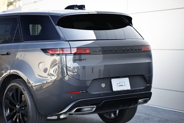 New 2026 Land Rover Range Rover Sport SE AWD/4WD image 9